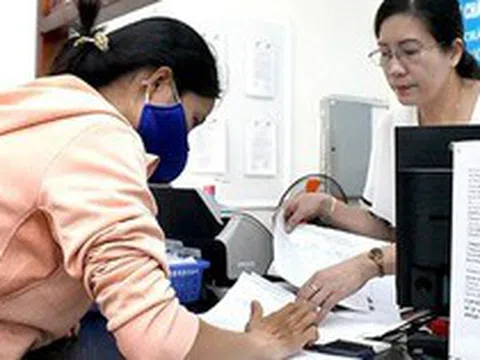 Đóng BHXH 17 năm, rút một lần hay bảo lưu có lợi hơn?