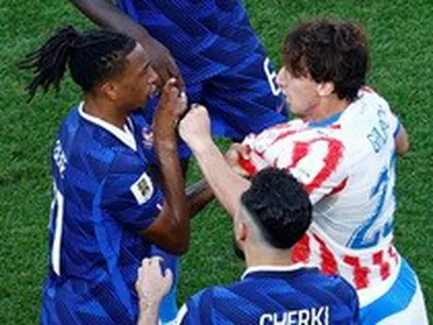 FIFA từ chối xóa thẻ cho cầu thủ Pháp