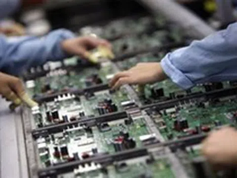 Một công ty ngoại lạ mặt vừa xuất hiện tại Việt Nam, chuẩn bị làm 17 triệu linh kiện điện tử mỗi năm