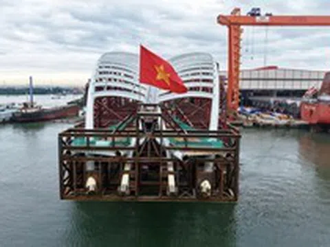 Hành trình lai dắt nhịp cầu lá dừa 3.400 tấn từ Vũng Tàu về sông Sài Gòn ra sao?