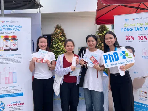PhD Health: Tham gia ngày hội định hướng nghề “Một ngày làm dược sĩ”