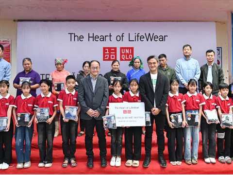 UNIQLO Việt Nam trao tặng 10.000 trang phục giữ nhiệt HEATTECH hỗ trợ người dân có hoàn cảnh khó khăn tại các tỉnh miền núi