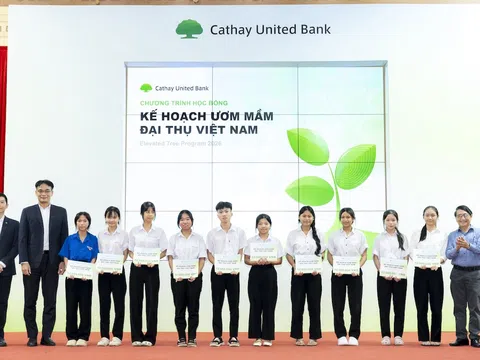 CUBHCM kết hợp học bổng và giáo dục tài chính trong chiến lược phát triển cộng đồng bền vững