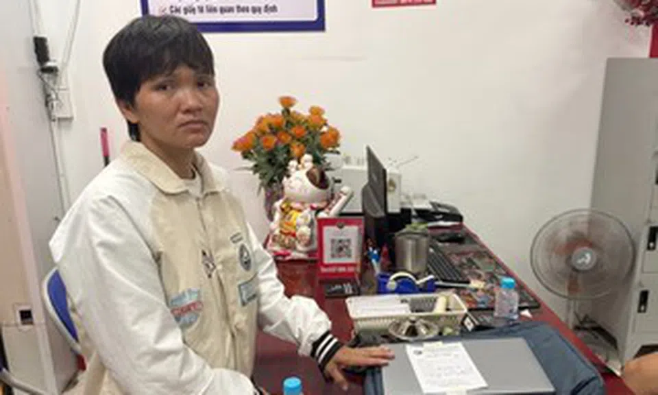 Bắt nữ giúp việc lấy trộm 20 máy tính của chủ ở TPHCM