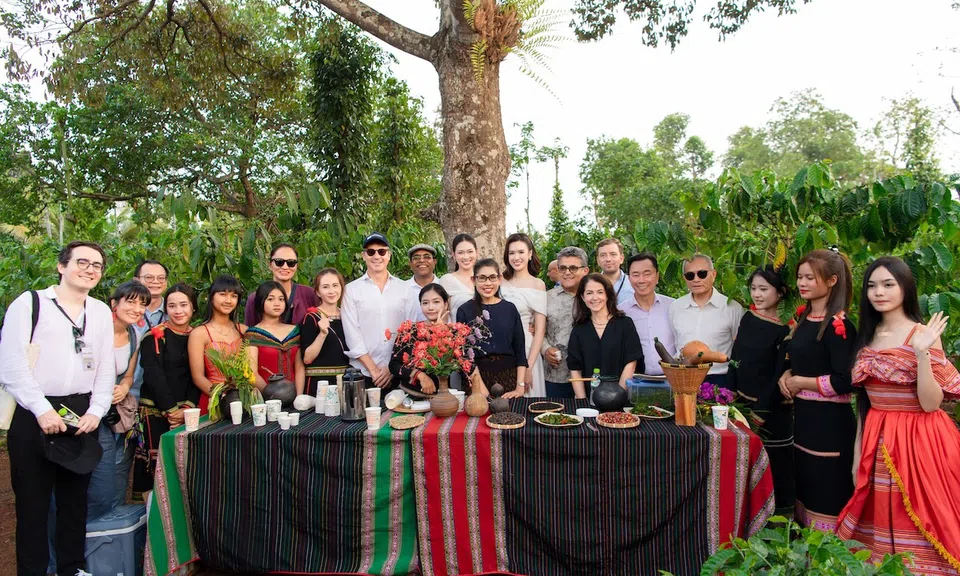 Các hoa hậu kể câu chuyện “di sản sống” cà phê tại Buôn Ma Thuột